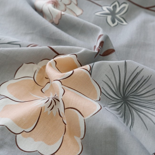 Posciel bawelniana premium detal-nadruku-kwiatowego-na-naturalnej-bawelnie-premium-220x200