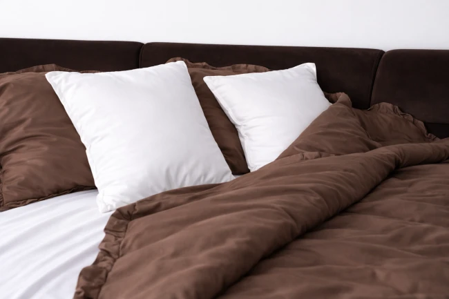 Pościel Premium z Bawełny 140x200 z Brązową Falbaną
